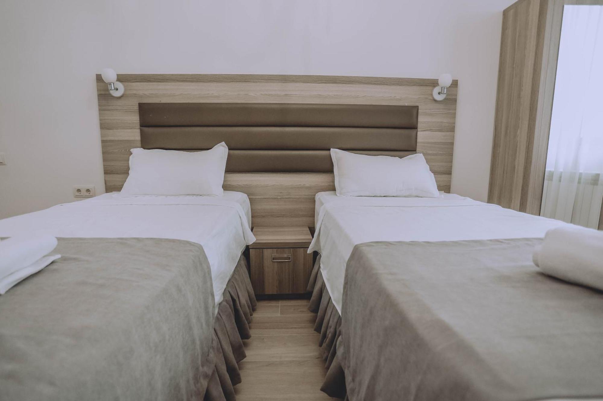 Royal Medis Hotel Batumi Esterno foto