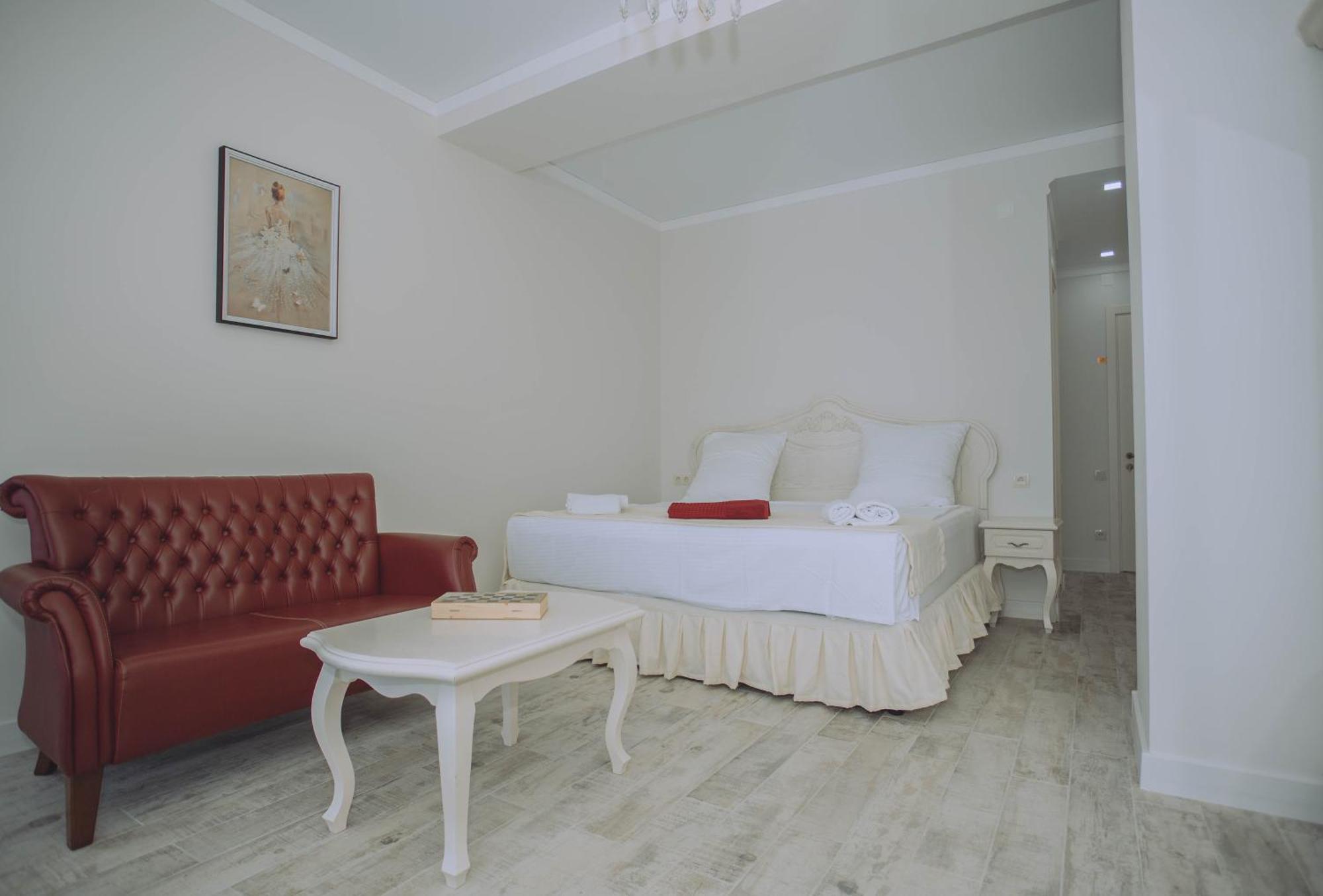 Royal Medis Hotel Batumi Esterno foto