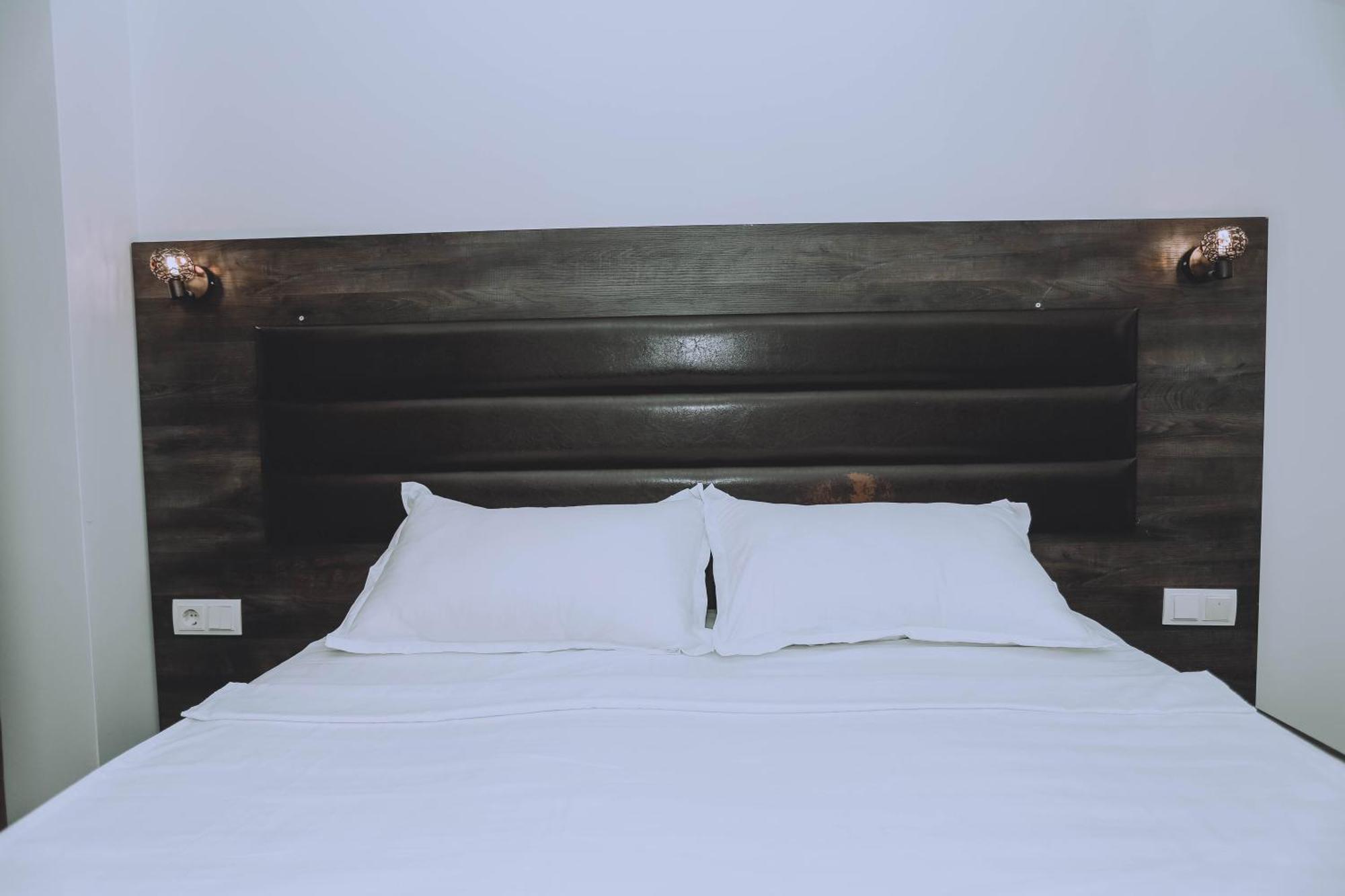 Royal Medis Hotel Batumi Esterno foto
