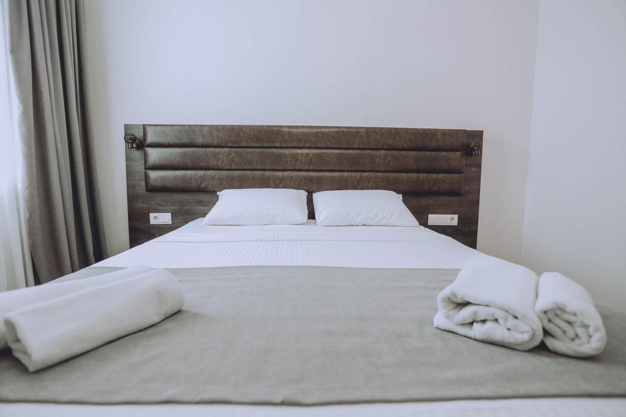 Royal Medis Hotel Batumi Esterno foto