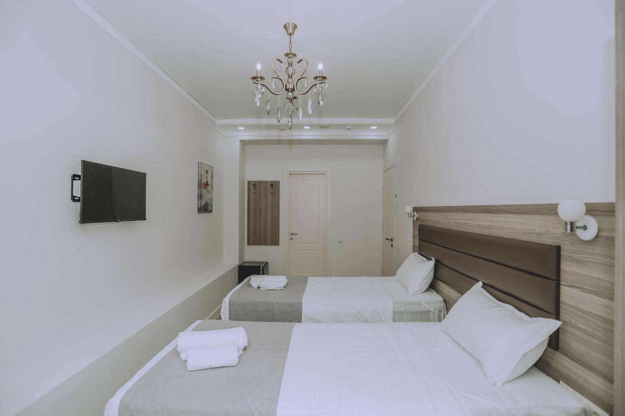 Royal Medis Hotel Batumi Esterno foto