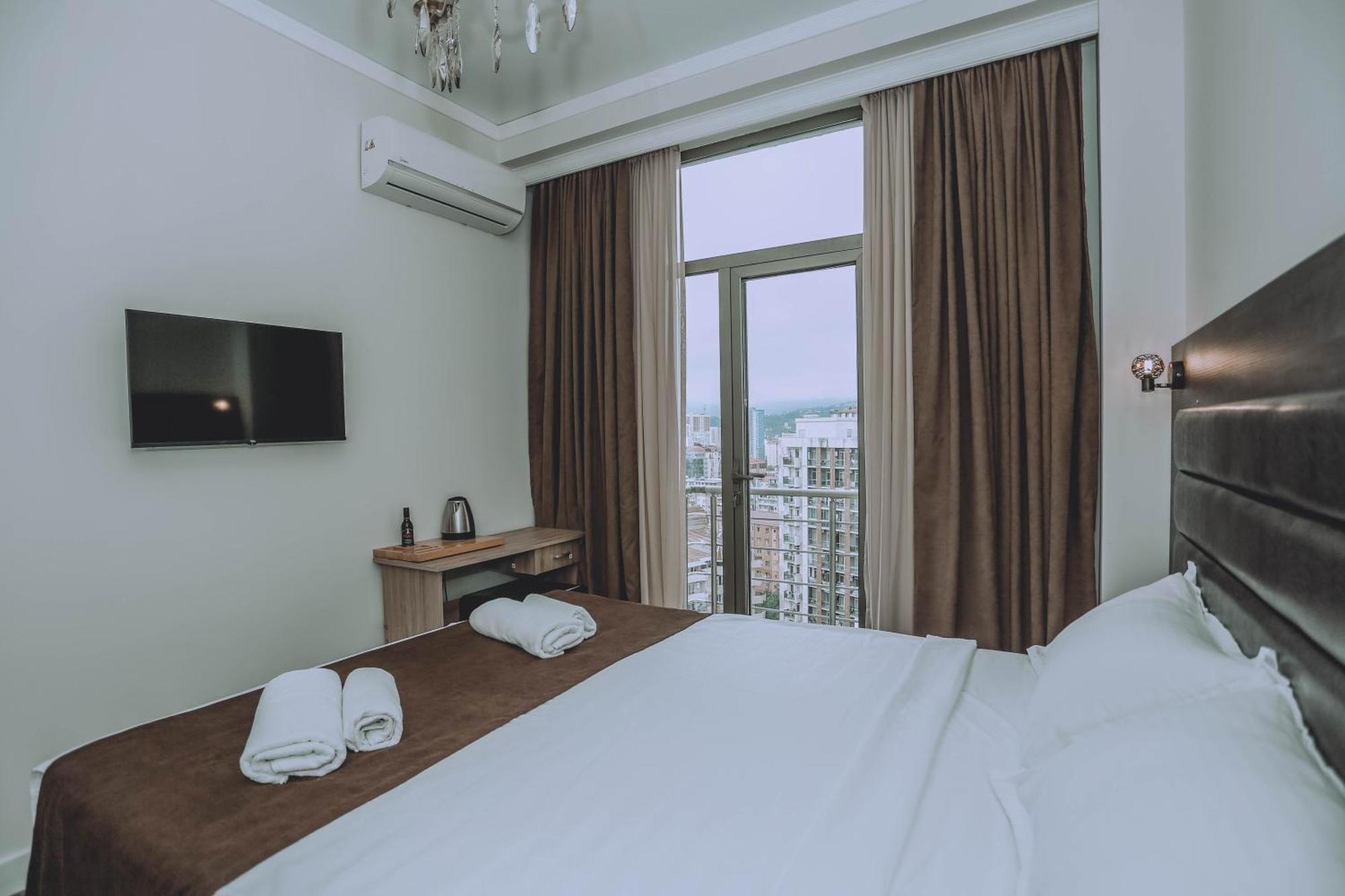 Royal Medis Hotel Batumi Esterno foto