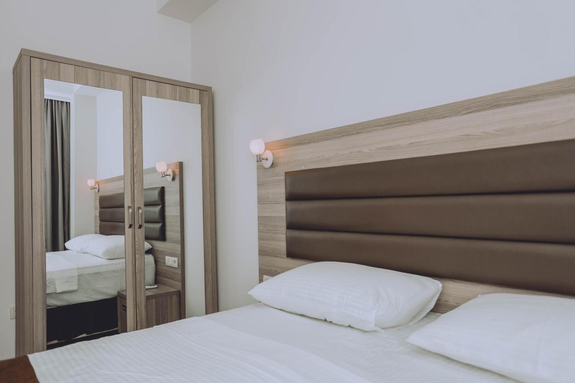 Royal Medis Hotel Batumi Esterno foto