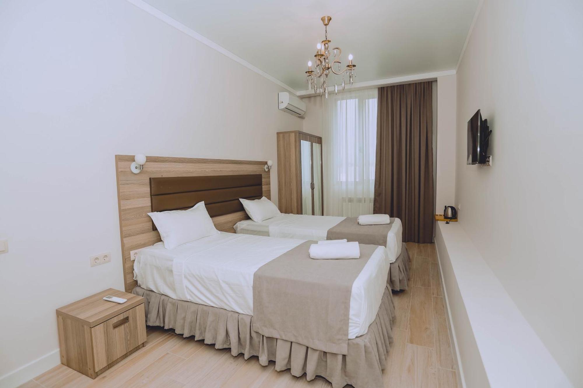 Royal Medis Hotel Batumi Esterno foto