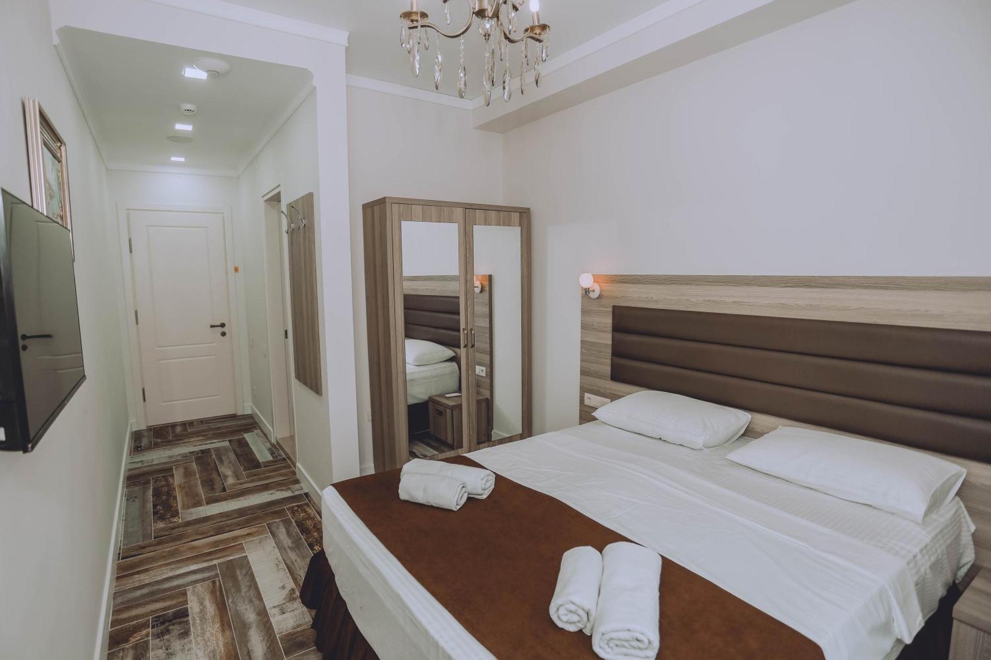 Royal Medis Hotel Batumi Esterno foto