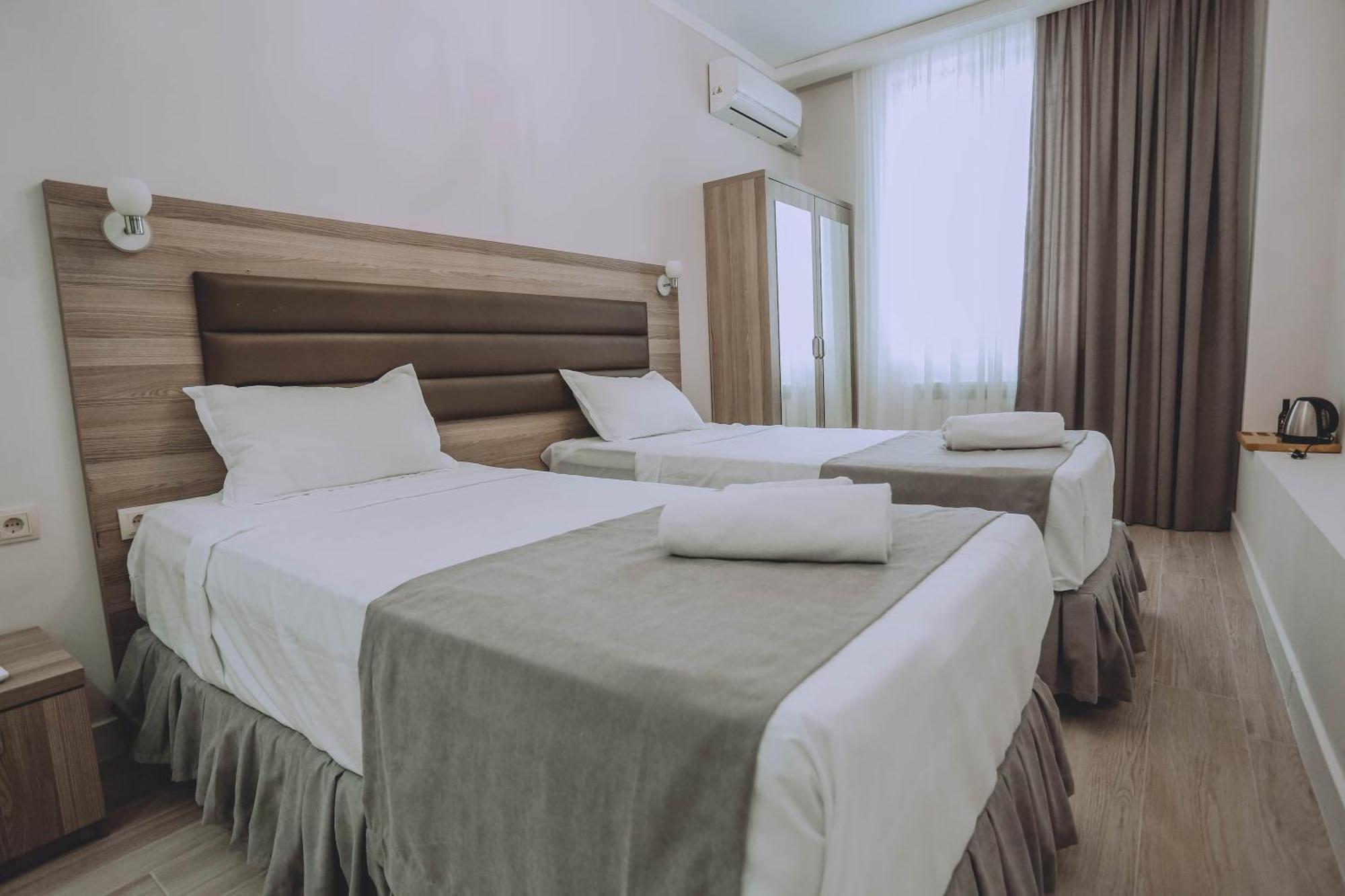 Royal Medis Hotel Batumi Esterno foto