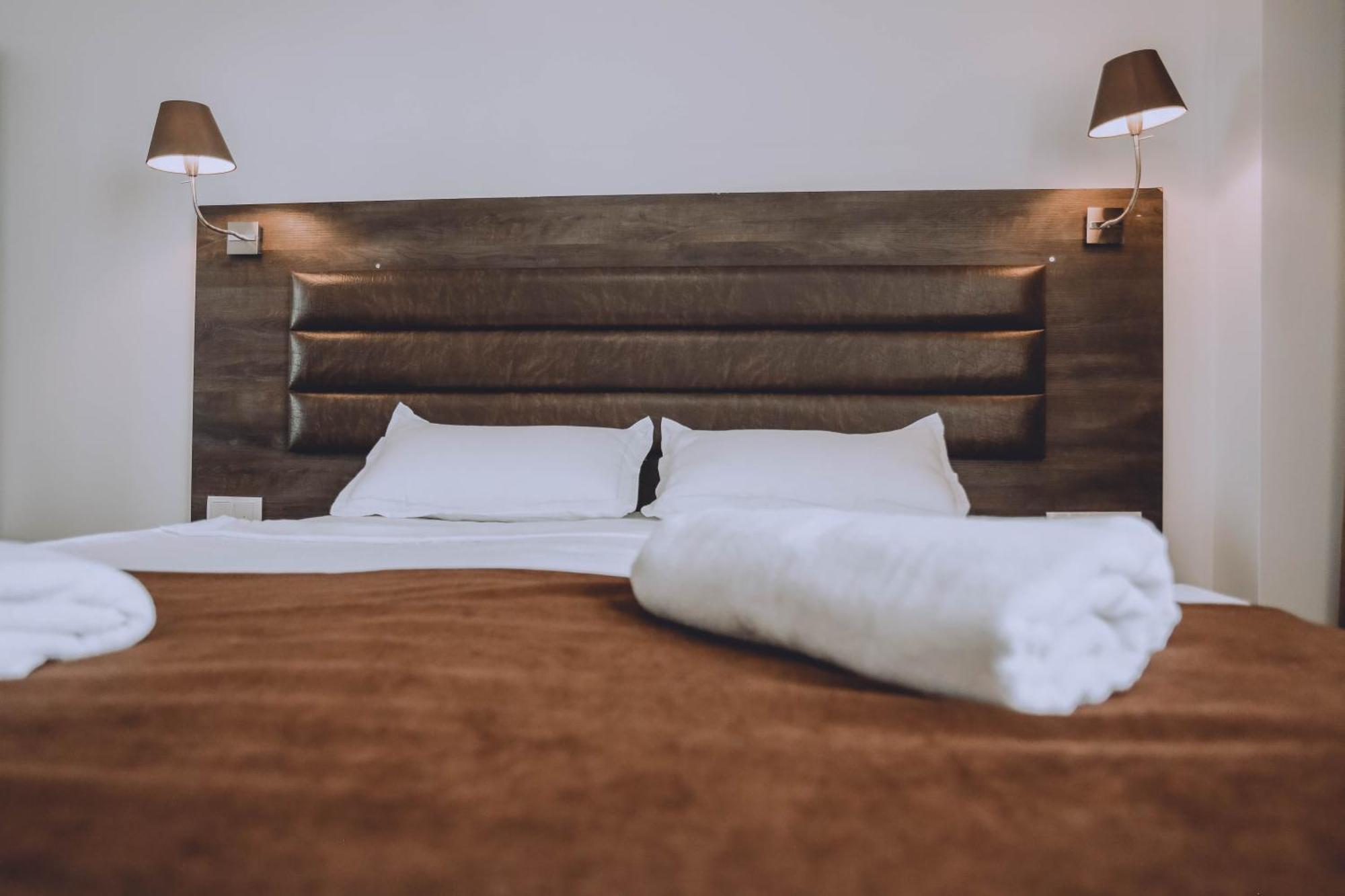 Royal Medis Hotel Batumi Esterno foto