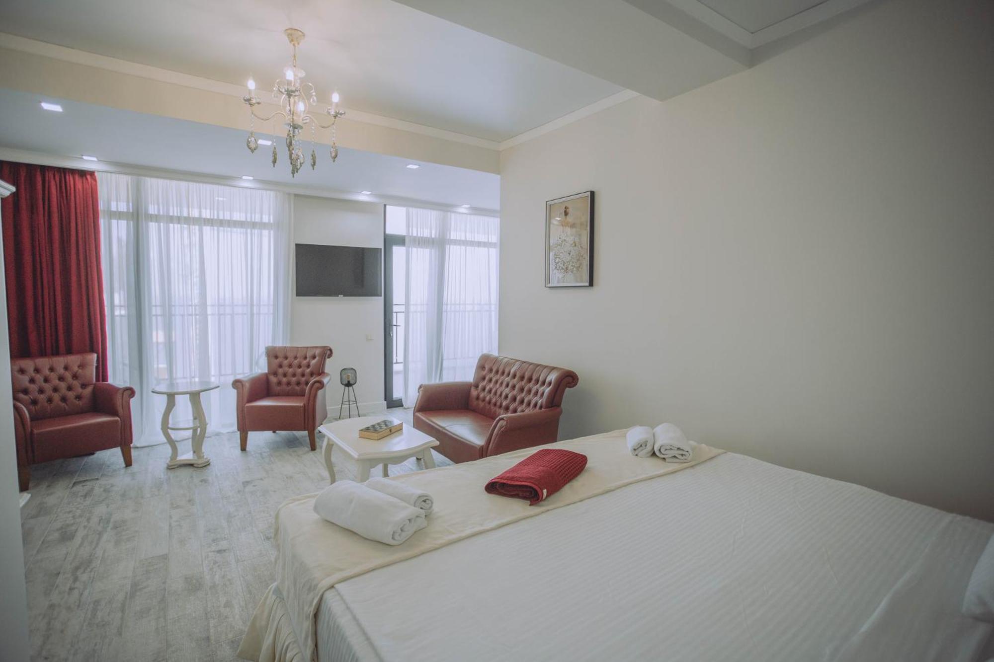 Royal Medis Hotel Batumi Esterno foto