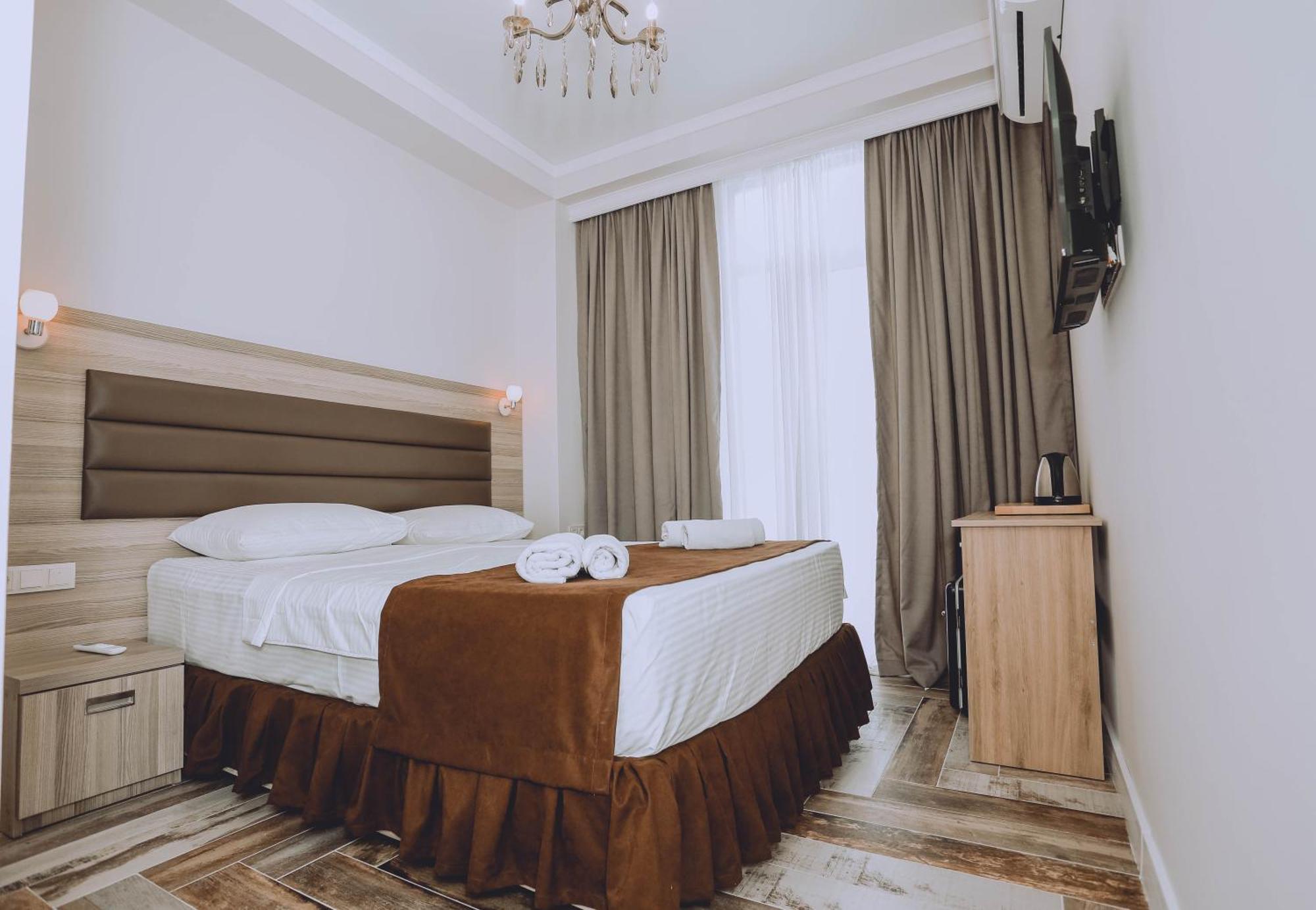 Royal Medis Hotel Batumi Esterno foto