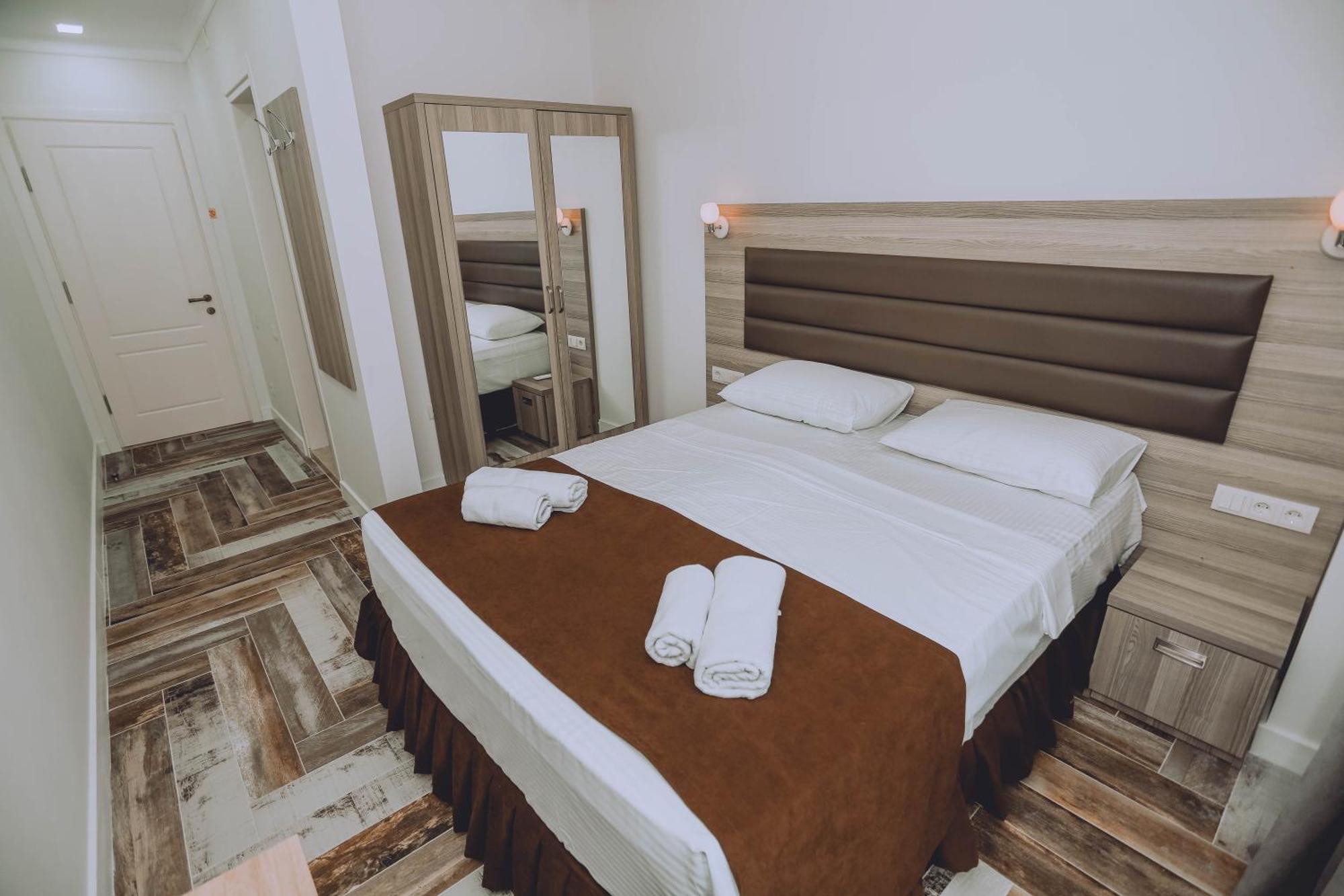 Royal Medis Hotel Batumi Esterno foto