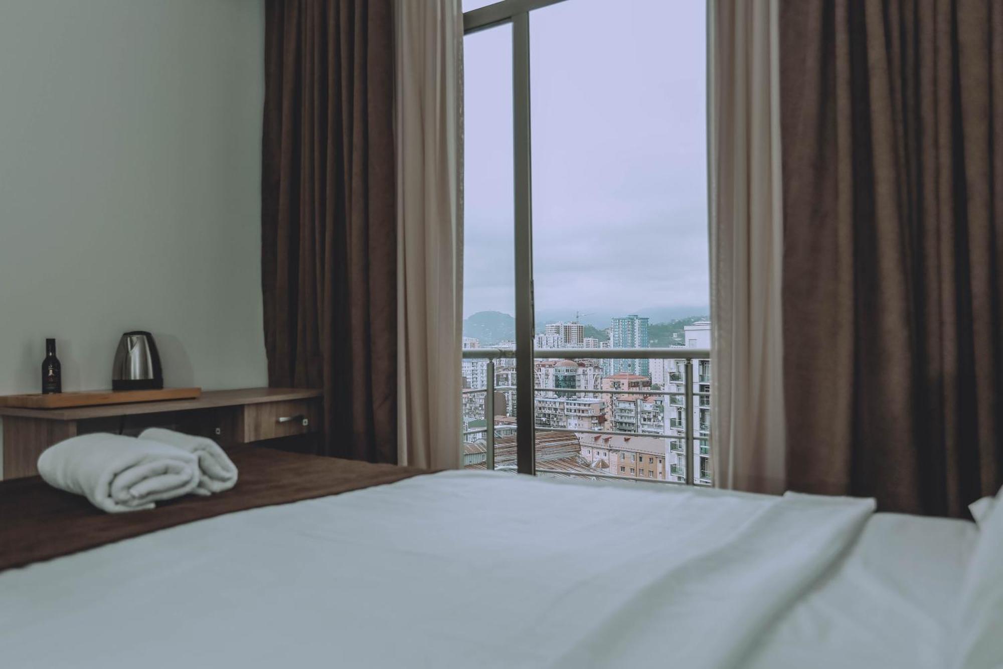 Royal Medis Hotel Batumi Esterno foto
