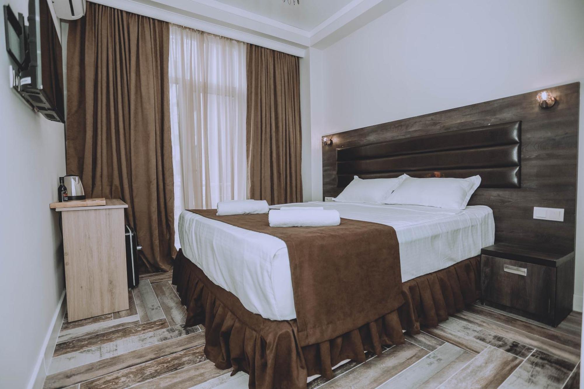 Royal Medis Hotel Batumi Esterno foto