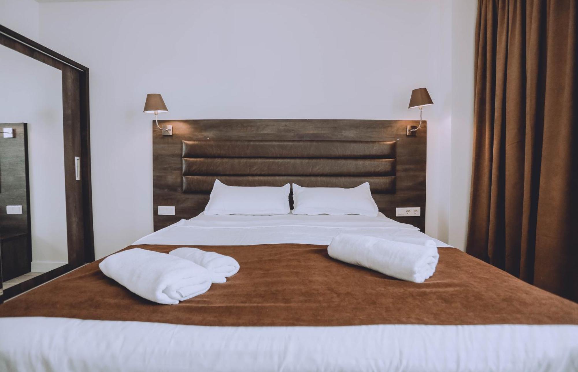 Royal Medis Hotel Batumi Esterno foto