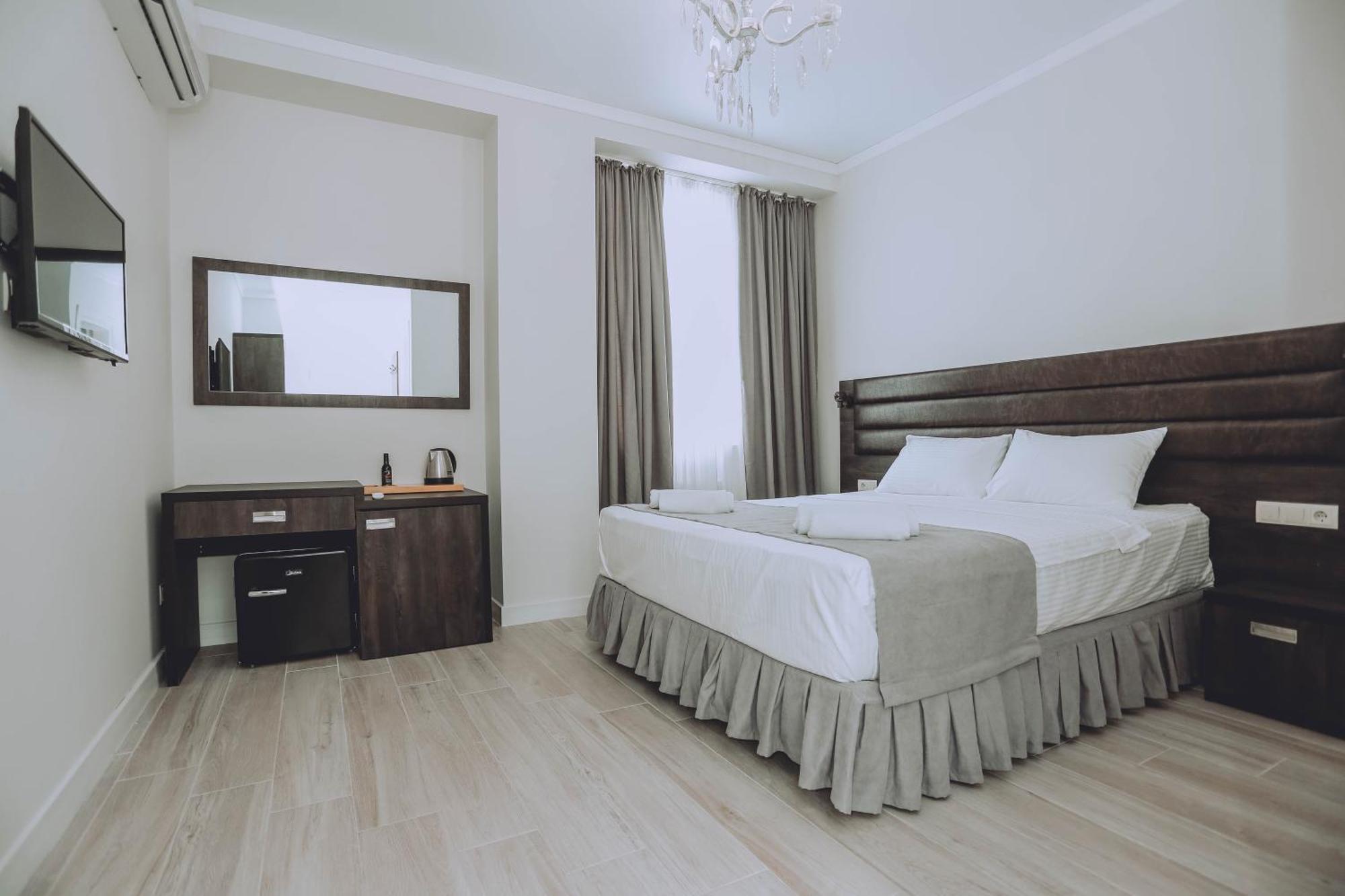 Royal Medis Hotel Batumi Esterno foto