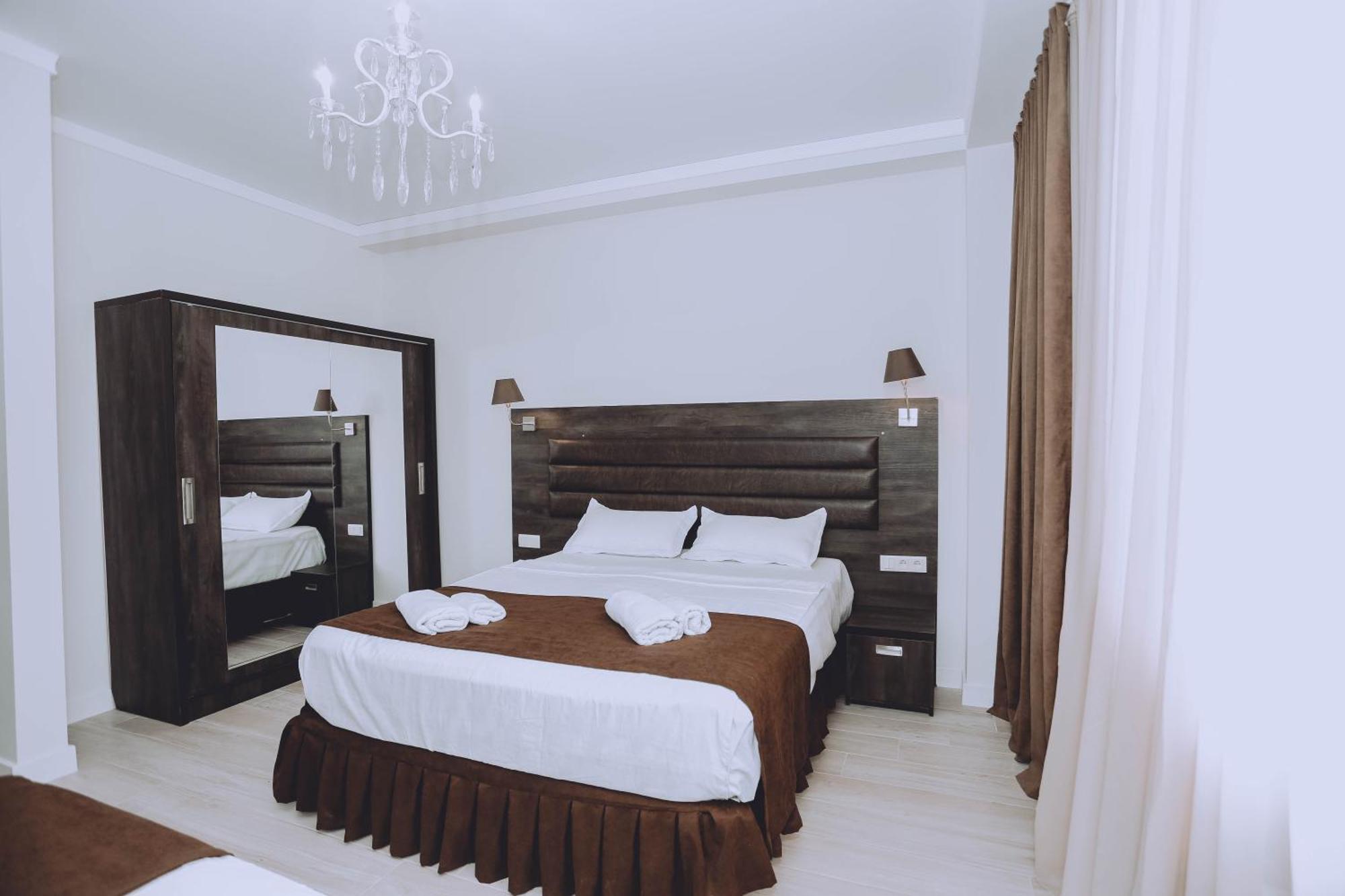 Royal Medis Hotel Batumi Esterno foto