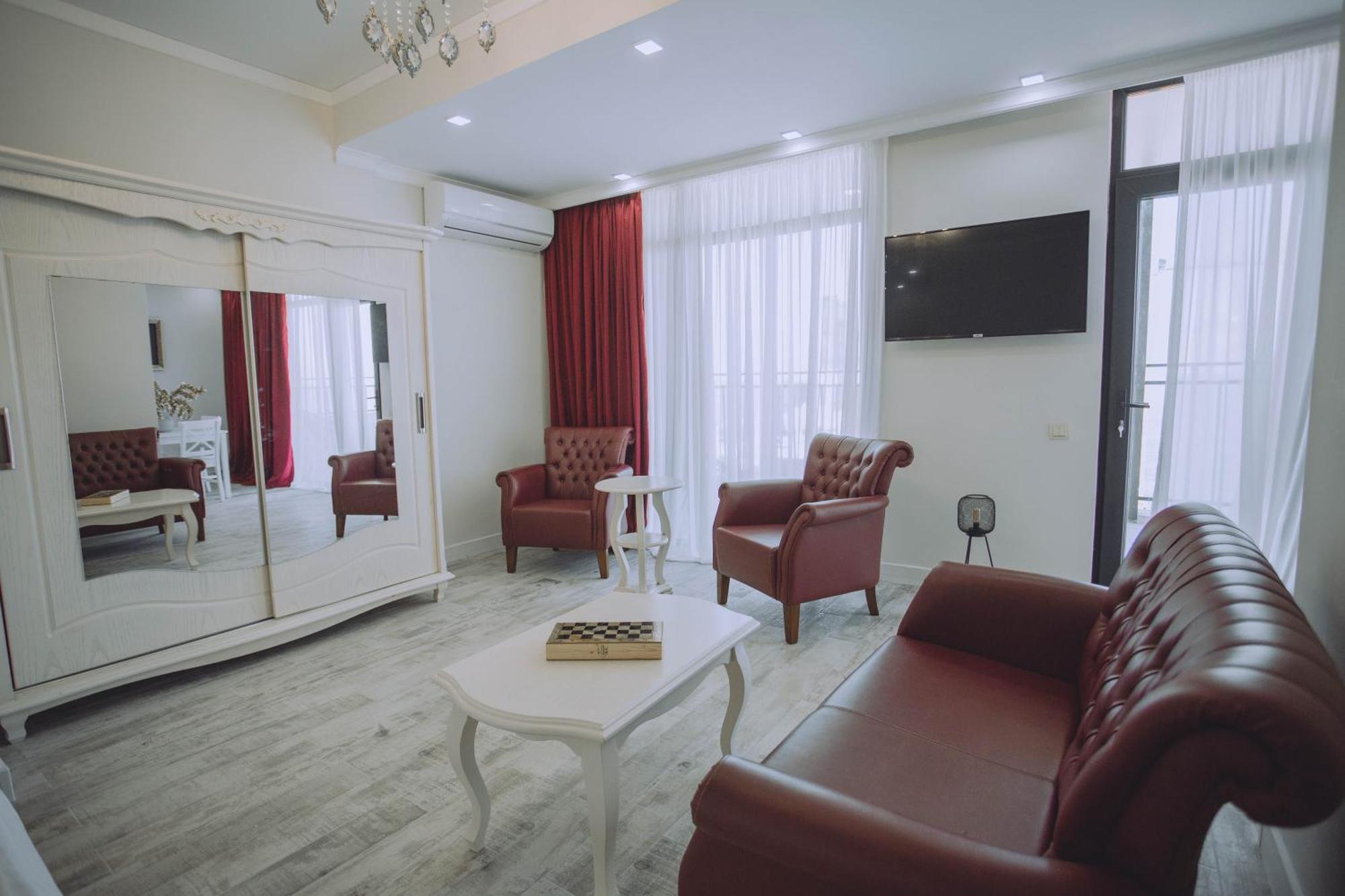 Royal Medis Hotel Batumi Esterno foto