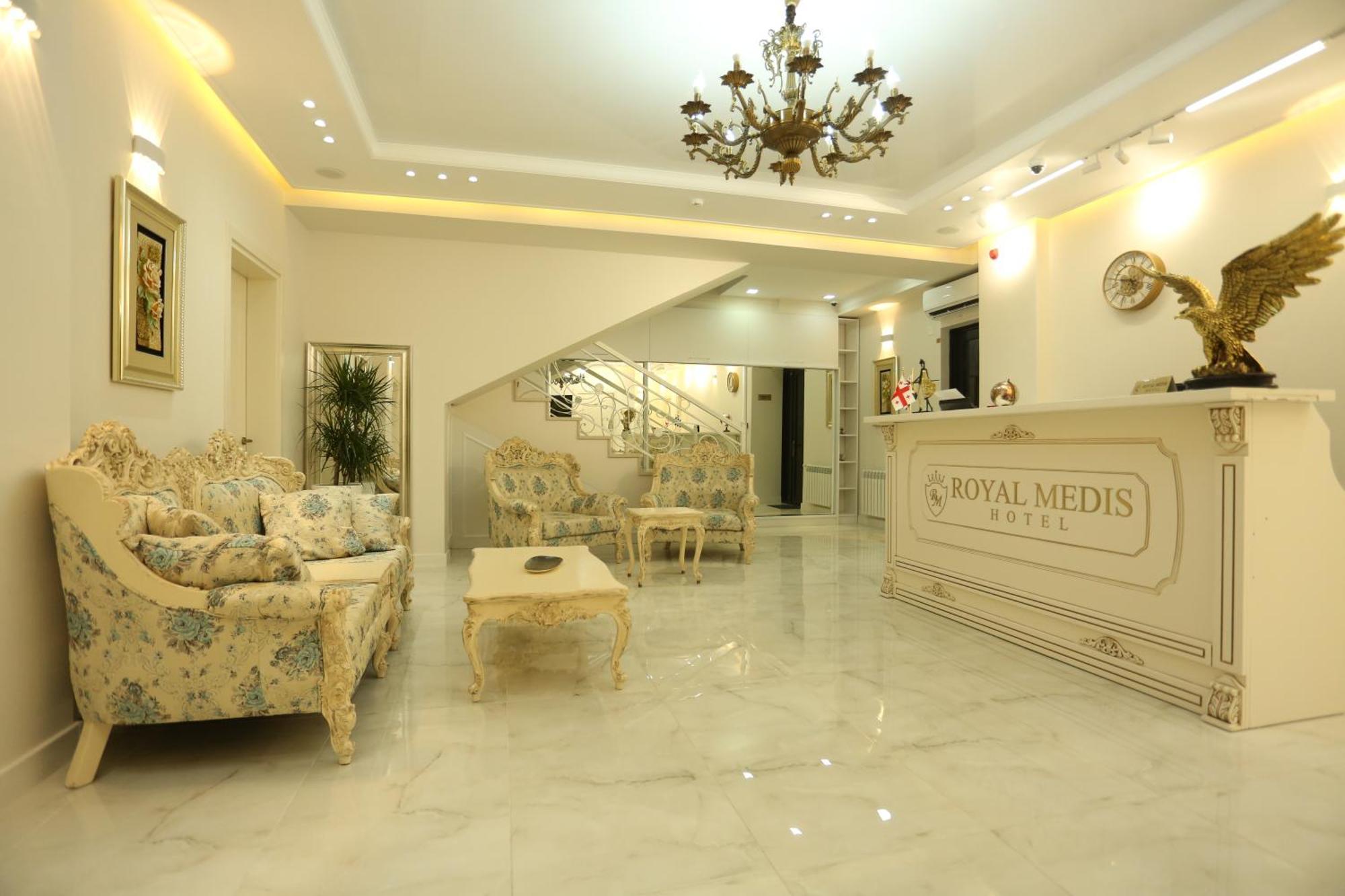 Royal Medis Hotel Batumi Esterno foto